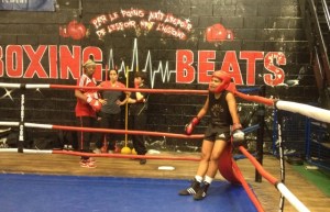 Des filles qui boxent